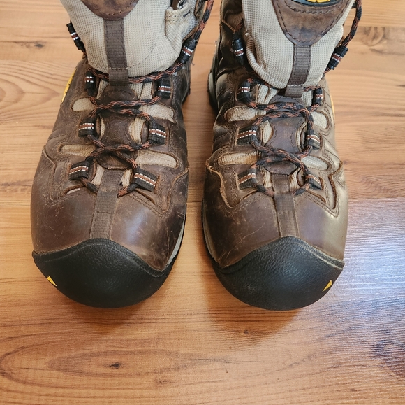 KEEN Men's Brown Hiking Boots - Picture 11 of 13